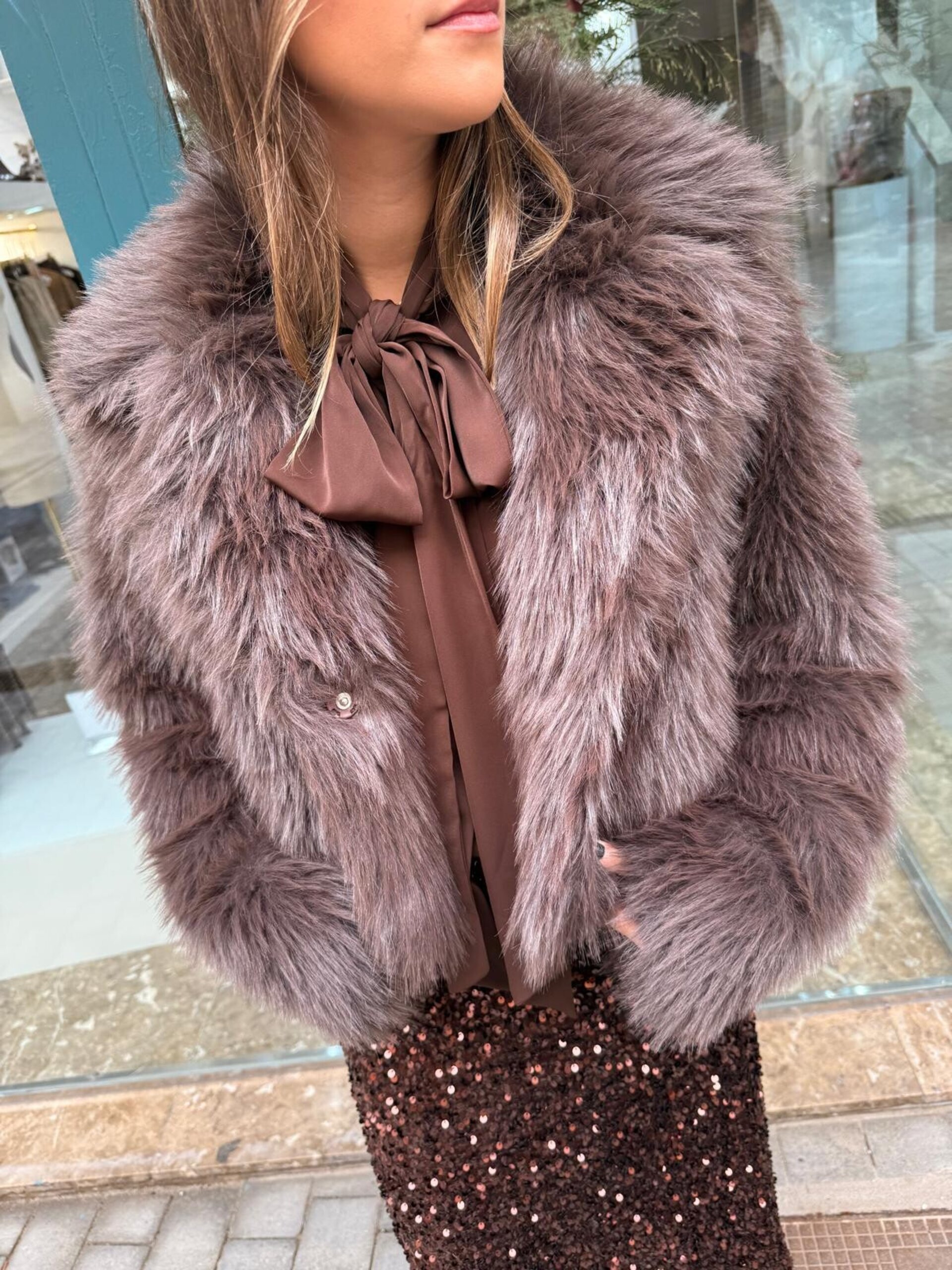 ABRIGO CORTO PELO SINTÉTICO - 2